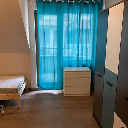 Апартамент Brand New Sea Garden Apt