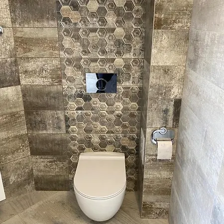 Brand New Sea Garden Apt *